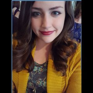 Meet your Posher, Courtney